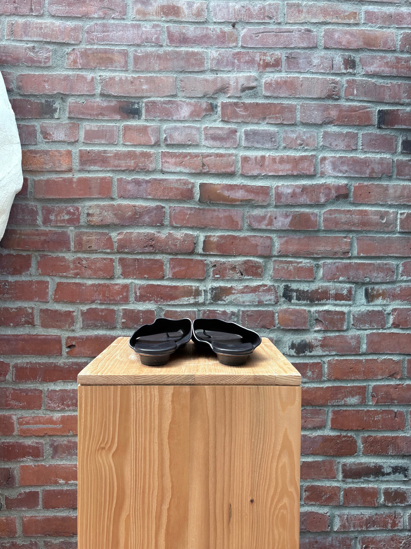 TIBI BLACK FLAT SANDAL