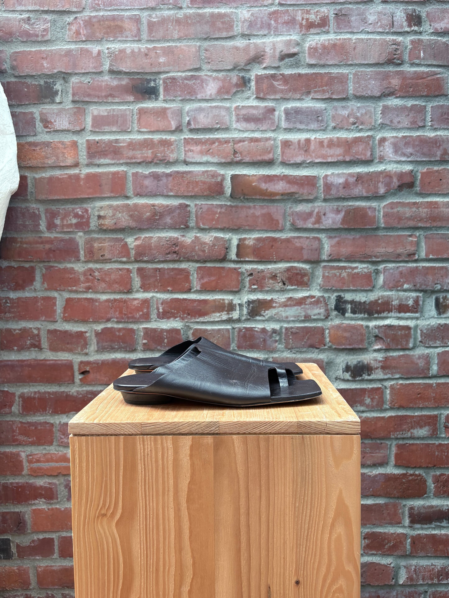 TIBI BLACK FLAT SANDAL